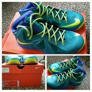 **Like New** Lebron X